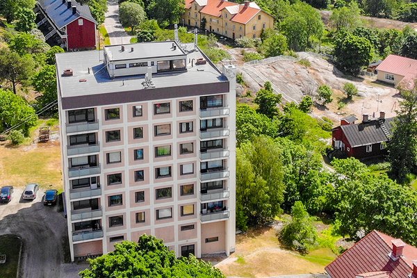 Turunmaan Kiinteistöt kerrostalo rannikolla